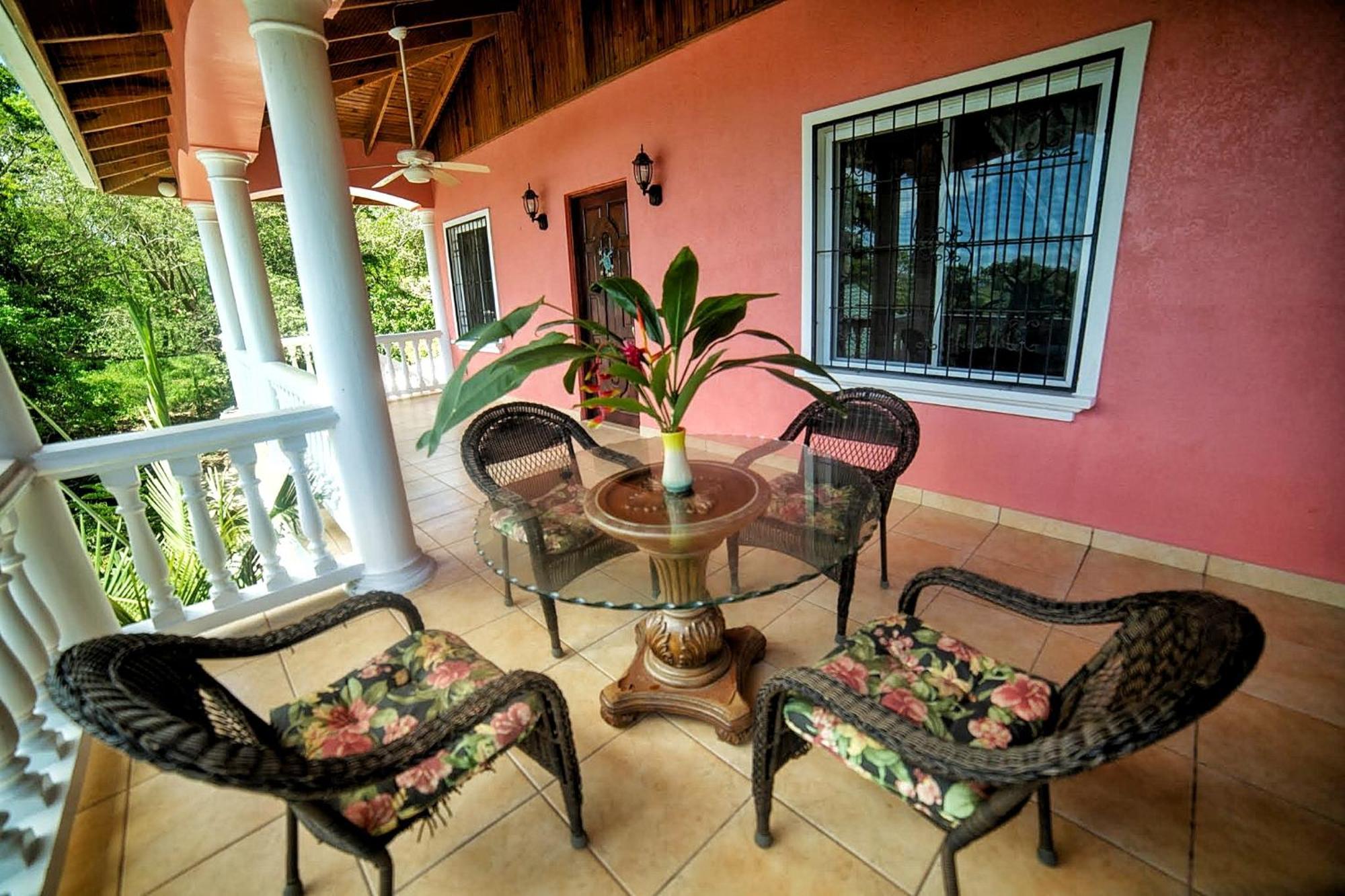 Seaside Inn Roatan West Bay Exterior photo